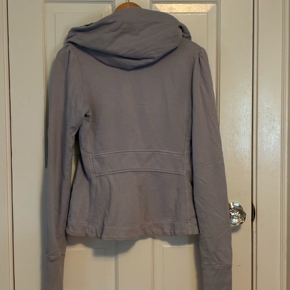 Prairie Underground Short Cloak Hoodie in Lilac - Picture 4 of 6